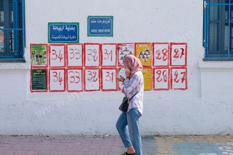 15 septembre 2019 : dasn un bureau de l'Ariana, dasn la banlieue de Tunis, jour de vote en Tunisie pour le premier tour des élections présidentielles anticipées qui affrontent 26 candidats avec beucoup d'incertitude pour les deux retenus au second tour prévu le 13 octobre 2019 après les législatives du 6 ocotbre. 