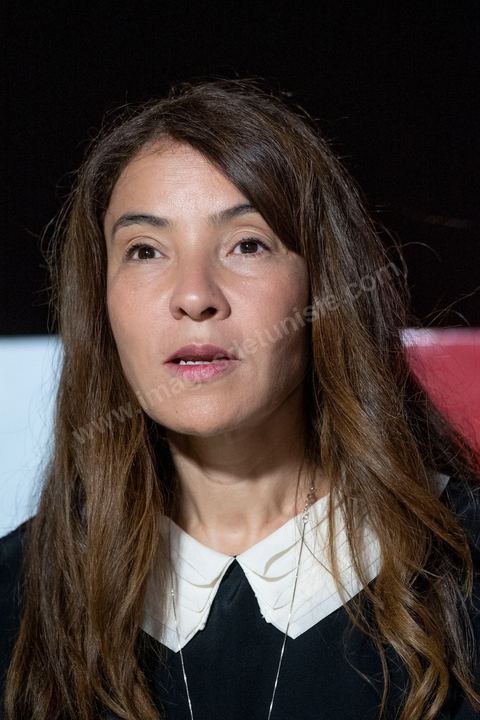 15 septembre 2019 : Conférence de presse de Salwa Smaoui femme de Nabil Karoui lisant une letrre de son mari au QG du parti de Nabil Karoui, candidat en prison à l'election présidentielle en Tunisie, les militants fêtent le passage au second tour selon les sondages, Nabil Karoui serait en deuxième position derrière le candidat surprise Kais Saïed. Ce premier tour marque la victoire de candidat indépendant et populiste, dévant de loin les candidats dits "progressistes" représnetant l'ancien sytéme et le candidat du parti islamiste Ennahdha. 
