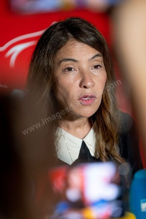 15 septembre 2019 : Conférence de presse de Salwa Smaoui femme de Nabil Karoui lisant une letrre de son mari au QG du parti de Nabil Karoui, candidat en prison à l'election présidentielle en Tunisie, les militants fêtent le passage au second tour selon les sondages, Nabil Karoui serait en deuxième position derrière le candidat surprise Kais Saïed. Ce premier tour marque la victoire de candidat indépendant et populiste, dévant de loin les candidats dits "progressistes" représnetant l'ancien sytéme et le candidat du parti islamiste Ennahdha. 