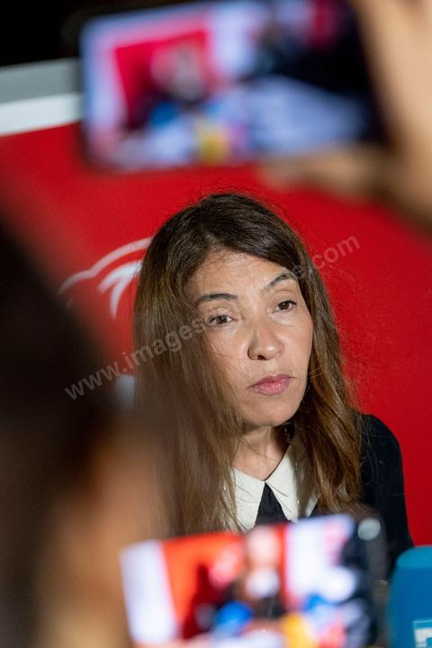 15 septembre 2019 : Conférence de presse de Salwa Smaoui femme de Nabil Karoui lisant une letrre de son mari au QG du parti de Nabil Karoui, candidat en prison à l'election présidentielle en Tunisie, les militants fêtent le passage au second tour selon les sondages, Nabil Karoui serait en deuxième position derrière le candidat surprise Kais Saïed. Ce premier tour marque la victoire de candidat indépendant et populiste, dévant de loin les candidats dits "progressistes" représnetant l'ancien sytéme et le candidat du parti islamiste Ennahdha. 