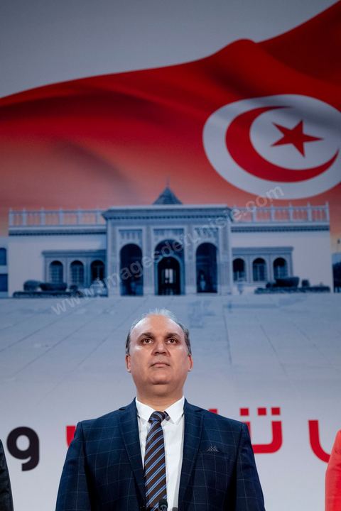 17 septembre 2019 : au centre de presse de l'ISIE, Instance Supérieure Indépendante des Elections, le prsident de l'ISIE, Nabil Baffoun, annonce les résultultas complets préliminaires du 1er tour des électiosn présidentielles du 15 septembre. Kais Saied, candidat indépendant, termin epremier avec 18,8 % suivi par Nabil Karoui, candidat en prison, avec 15,5 %, tous les deux sont qualifiés pour le second tour en atttendant d'éventuels recours invalidants et l'annonce officielle et definitives des résultats prévus dasn les trois emaines à venir maximum. 