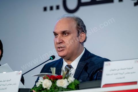 17 septembre 2019 : au centre de presse de l'ISIE, Instance Supérieure Indépendante des Elections, le prsident de l'ISIE, Nabil Baffoun, annonce les résultultas complets préliminaires du 1er tour des électiosn présidentielles du 15 septembre. Kais Saied, candidat indépendant, termin epremier avec 18,8 % suivi par Nabil Karoui, candidat en prison, avec 15,5 %, tous les deux sont qualifiés pour le second tour en atttendant d'éventuels recours invalidants et l'annonce officielle et definitives des résultats prévus dasn les trois emaines à venir maximum. 