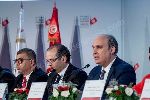 17 septembre 2019 : au centre de presse de l'ISIE, Instance Supérieure Indépendante des Elections, le prsident de l'ISIE, Nabil Baffoun, annonce les résultultas complets préliminaires du 1er tour des électiosn présidentielles du 15 septembre. Kais Saied, candidat indépendant, termin epremier avec 18,8 % suivi par Nabil Karoui, candidat en prison, avec 15,5 %, tous les deux sont qualifiés pour le second tour en atttendant d'éventuels recours invalidants et l'annonce officielle et definitives des résultats prévus dasn les trois emaines à venir maximum. 