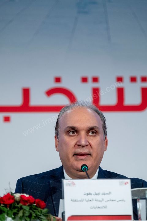 17 septembre 2019 : au centre de presse de l'ISIE, Instance Supérieure Indépendante des Elections, le prsident de l'ISIE, Nabil Baffoun, annonce les résultultas complets préliminaires du 1er tour des électiosn présidentielles du 15 septembre. Kais Saied, candidat indépendant, termin epremier avec 18,8 % suivi par Nabil Karoui, candidat en prison, avec 15,5 %, tous les deux sont qualifiés pour le second tour en atttendant d'éventuels recours invalidants et l'annonce officielle et definitives des résultats prévus dasn les trois emaines à venir maximum. 