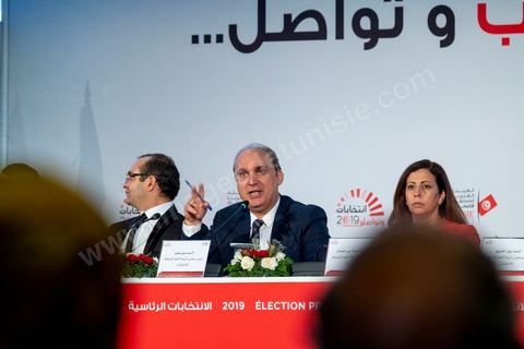 17 septembre 2019 : au centre de presse de l'ISIE, Instance Supérieure Indépendante des Elections, le prsident de l'ISIE, Nabil Baffoun, annonce les résultultas complets préliminaires du 1er tour des électiosn présidentielles du 15 septembre. Kais Saied, candidat indépendant, termin epremier avec 18,8 % suivi par Nabil Karoui, candidat en prison, avec 15,5 %, tous les deux sont qualifiés pour le second tour en atttendant d'éventuels recours invalidants et l'annonce officielle et definitives des résultats prévus dasn les trois emaines à venir maximum. 