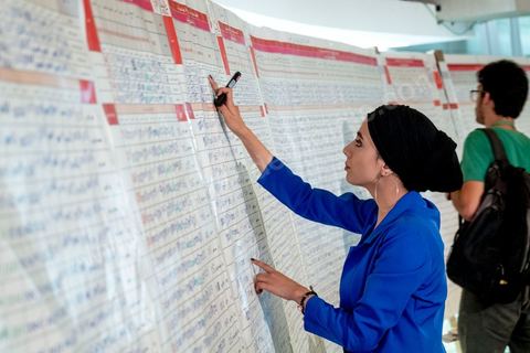 17 septembre 2019 : au centre de presse de l'ISIE, Instance Supérieure Indépendante des Elections, le prsident de l'ISIE, Nabil Baffoun, annonce les résultultas complets préliminaires du 1er tour des électiosn présidentielles du 15 septembre. Kais Saied, candidat indépendant, termin epremier avec 18,8 % suivi par Nabil Karoui, candidat en prison, avec 15,5 %, tous les deux sont qualifiés pour le second tour en atttendant d'éventuels recours invalidants et l'annonce officielle et definitives des résultats prévus dasn les trois emaines à venir maximum. 