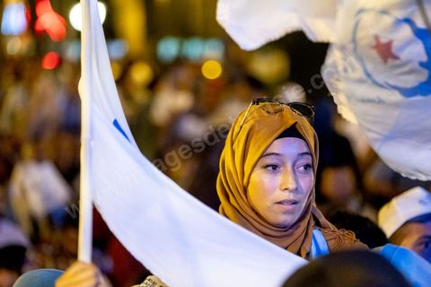 3 octobre 2019 : en cette fin de campagne électorale pour les légilsatives prévues ce dimanche 6 octobre, le parti Ennahdha organis eun grand meeting de cloture sur l'Avenue Habib Bourguiba à Tunis. En présence d'un grand nombre de militants du parti le meeting est plus une fête q'un meeting politique, le président du parti et candidat sur la circonscriptiond e Tunis 1 Rached Ghannouchi est venu saluer les militants accompagné de Adbalfattah Mourou, vice président du parti. 