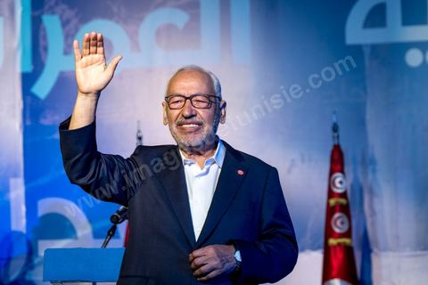 3 octobre 2019 : en cette fin de campagne électorale pour les légilsatives prévues ce dimanche 6 octobre, le parti Ennahdha organis eun grand meeting de cloture sur l'Avenue Habib Bourguiba à Tunis. En présence d'un grand nombre de militants du parti le meeting est plus une fête q'un meeting politique, le président du parti et candidat sur la circonscriptiond e Tunis 1 Rached Ghannouchi est venu saluer les militants accompagné de Adbalfattah Mourou, vice président du parti. 