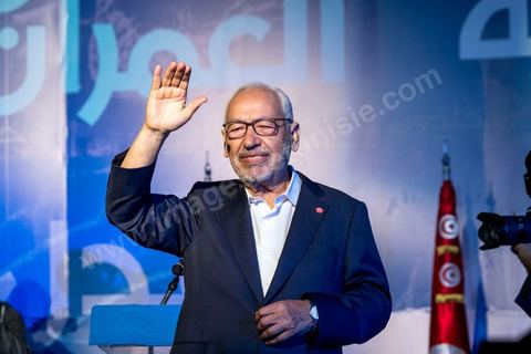 3 octobre 2019 : en cette fin de campagne électorale pour les légilsatives prévues ce dimanche 6 octobre, le parti Ennahdha organis eun grand meeting de cloture sur l'Avenue Habib Bourguiba à Tunis. En présence d'un grand nombre de militants du parti le meeting est plus une fête q'un meeting politique, le président du parti et candidat sur la circonscriptiond e Tunis 1 Rached Ghannouchi est venu saluer les militants accompagné de Adbalfattah Mourou, vice président du parti. 