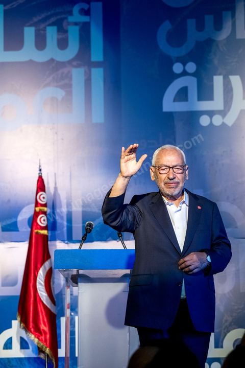 3 octobre 2019 : en cette fin de campagne électorale pour les légilsatives prévues ce dimanche 6 octobre, le parti Ennahdha organis eun grand meeting de cloture sur l'Avenue Habib Bourguiba à Tunis. En présence d'un grand nombre de militants du parti le meeting est plus une fête q'un meeting politique, le président du parti et candidat sur la circonscriptiond e Tunis 1 Rached Ghannouchi est venu saluer les militants accompagné de Adbalfattah Mourou, vice président du parti. 