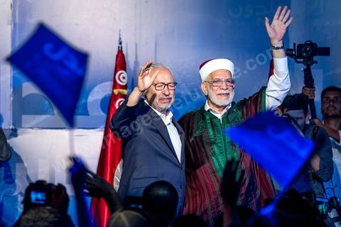 3 octobre 2019 : en cette fin de campagne électorale pour les légilsatives prévues ce dimanche 6 octobre, le parti Ennahdha organis eun grand meeting de cloture sur l'Avenue Habib Bourguiba à Tunis. En présence d'un grand nombre de militants du parti le meeting est plus une fête q'un meeting politique, le président du parti et candidat sur la circonscriptiond e Tunis 1 Rached Ghannouchi est venu saluer les militants accompagné de Adbalfattah Mourou, vice président du parti. 