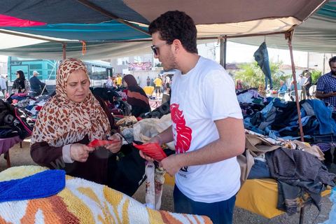 October 1, 2019: At the Zarzouna market, in the Bizerte district of northern Tunisia, the top candidate on the list for the “Au Cœur de la Tunisie” party—led by presidential candidate Nabil Karoui, who is currently in prison—is none other than his brother Ghazi, who is on the run from the law. To fill in for him, his sister Rym Karoui and his son Skander Karoui are campaigning on the ground. The legislative elections are scheduled for October 6. 