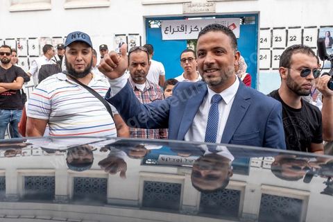 06 octobre 2019 : Jour de vote pour les élections législatives en Tunisie, Seifeddine Makhlouf, avocat, candidat éliminé au 1er tour des présidentielles et porte parole de la coalition Al Karama, mouvement islamiste proche des jeunes de la révolution, se rend pour voter à son bureau du quartier populaire de Bab Jedid à Tunis. Le soir son parti sera la surprise des élections avec la troisième place et près de 20 siéges à l'ARP selon les instituts de sondage.
