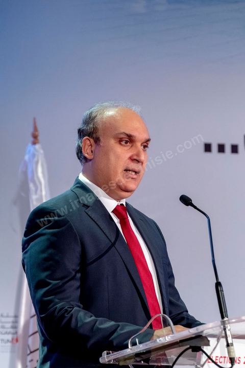 14 octobre 2019 : moins de 24h après la fermeture des bureaux de vote, Nabil Baffoun, président de l’Instance supérieure indépendante pour les élections (ISIE) a annoncé les résultats préliminaires du scrutin présidentiel, ce sont 2 777 931 Tunisiens qui ont voté pour Kaïs Saïed, candidat indépendant, qui l'emporte avec 72,71% des voix contre seulement 1 042 894 voix (27,29%) pour le candidat Nabil Karoui, président du parti Au Cœur de la Tunisie, avec un taux de participation estimé à 56,8% à l’intérieur du pays et 24,4% à l’étranger. Notons qu’en cas d’absence de recours, les résultats officiels définitifs de l’élection présidentielle seront annoncés dans un délai de trois jours.