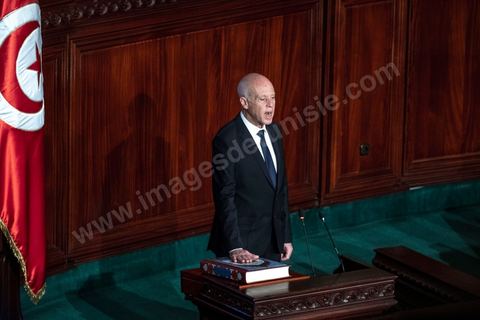 October 23, 2019: Kais Saied, the new president of the republic elected on October 13, arrived at the Assembly of the Representatives of the People to take the oath of office and deliver a speech. Before a packed chamber—including members of parliament, government officials, political figures, and ambassadors— Kais Saied declared that Tunisia had carried out a “true revolution, in a new sense of the word, because revolutions are generally waged against legitimacy, but what happened in Tunisia was a true revolution that utilized the very tools of legitimacy themselves.” In his view, “everyone here bears a responsibility—the responsibility to respond to the people in their demand for freedom and dignity. The wait has been all too long, and no one has the right to disappoint them.”