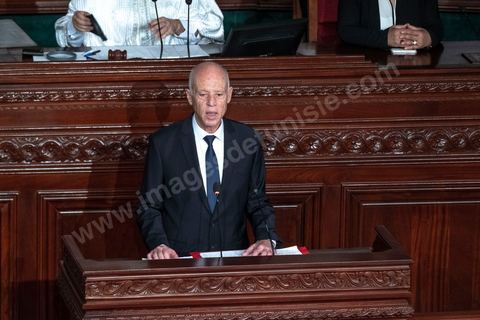 October 23, 2019: Kais Saied, the new president of the republic elected on October 13, arrived at the Assembly of the Representatives of the People to take the oath of office and deliver a speech. Before a packed chamber—including members of parliament, government officials, political figures, and ambassadors— Kais Saied declared that Tunisia had carried out a “true revolution, in a new sense of the word, because revolutions are generally waged against legitimacy, but what happened in Tunisia was a true revolution that utilized the very tools of legitimacy themselves.” In his view, “everyone here bears a responsibility—the responsibility to respond to the people in their demand for freedom and dignity. The wait has been all too long, and no one has the right to disappoint them.”