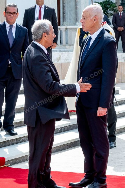 23 octobre 2019 : au palais de Carthage le président de la république par interim, suit eà la mort de Beji Caid Essebsi, Mohammed Ennaceur reçoit le nouveau président élu Kais Saied pour la passation de pouvoirs. Kais Saied ensuite saluera le drapeau et les forces de sécurité au rythme de l'hymne national dans la cour du palais pour ensuite entrer au palis et prendre ses fonctions de Président de la République. 