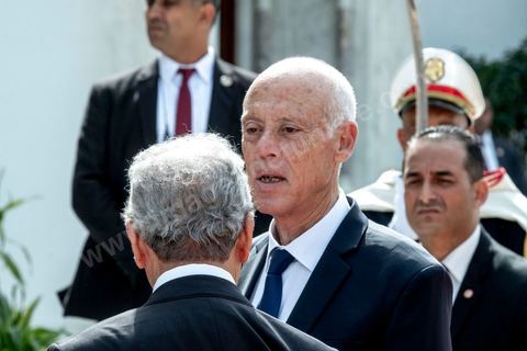 23 octobre 2019 : au palais de Carthage le président de la république par interim, suit eà la mort de Beji Caid Essebsi, Mohammed Ennaceur reçoit le nouveau président élu Kais Saied pour la passation de pouvoirs. Kais Saied ensuite saluera le drapeau et les forces de sécurité au rythme de l'hymne national dans la cour du palais pour ensuite entrer au palis et prendre ses fonctions de Président de la République. 