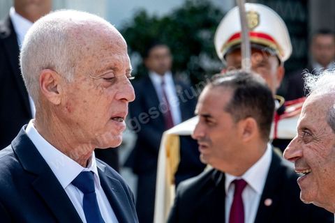23 octobre 2019 : au palais de Carthage le président de la république par interim, suit eà la mort de Beji Caid Essebsi, Mohammed Ennaceur reçoit le nouveau président élu Kais Saied pour la passation de pouvoirs. Kais Saied ensuite saluera le drapeau et les forces de sécurité au rythme de l'hymne national dans la cour du palais pour ensuite entrer au palis et prendre ses fonctions de Président de la République. 
