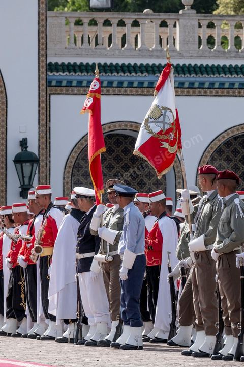23 octobre 2019 : au palais de Carthage le président de la république par interim, suit eà la mort de Beji Caid Essebsi, Mohammed Ennaceur reçoit le nouveau président élu Kais Saied pour la passation de pouvoirs. Kais Saied ensuite saluera le drapeau et les forces de sécurité au rythme de l'hymne national dans la cour du palais pour ensuite entrer au palis et prendre ses fonctions de Président de la République. 