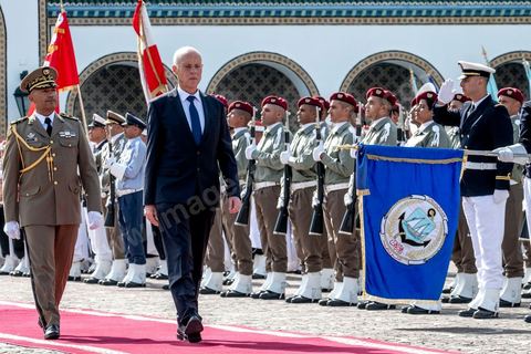 23 octobre 2019 : au palais de Carthage le président de la république par interim, suit eà la mort de Beji Caid Essebsi, Mohammed Ennaceur reçoit le nouveau président élu Kais Saied pour la passation de pouvoirs. Kais Saied ensuite saluera le drapeau et les forces de sécurité au rythme de l'hymne national dans la cour du palais pour ensuite entrer au palis et prendre ses fonctions de Président de la République. 
