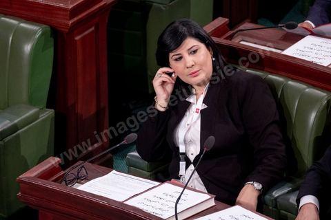 13 novembre 2019 : Abir Moussi. L’Assemblée des Représentants du Peuple a tenu ce mercredi sa première séance plénière de la nouvelle législature suite aux élections du 6 octobre sous la présidence du doyen des députés Rached Ghannouchi, président du parti Ennahdha et candidat à la présidence de l'ARP. Après des premiers échanges houleux, notamment de la députée Abir Moussi, les députés ont élu avec 123 voix sur 217 Rached Ghannouchi nouveau Président de l'ARP grâce au soutien de dernière minute du parti de Nabil Karoui, Qalb Tounes, malgré une campagne anti Ennahdha. Samira Chaouchi, députée du parti Qalb Tounes est ensuite élue vice présidente de l'ARP.