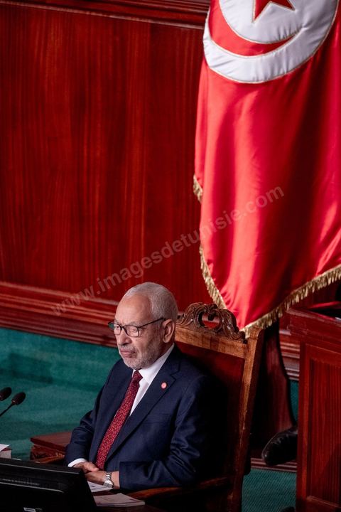 13 novembre 2019 : Rached Ghannouchi élu Président de l'ARP. L’Assemblée des Représentants du Peuple a tenu ce mercredi sa première séance plénière de la nouvelle législature suite aux élections du 6 octobre sous la présidence du doyen des députés Rached Ghannouchi, président du parti Ennahdha et candidat à la présidence de l'ARP. Après des premiers échanges houleux, notamment de la députée Abir Moussi, les députés ont élu avec 123 voix sur 217 Rached Ghannouchi nouveau Président de l'ARP grâce au soutien de dernière minute du parti de Nabil Karoui, Qalb Tounes, malgré une campagne anti Ennahdha. Samira Chaouchi, députée du parti Qalb Tounes est ensuite élue vice présidente de l'ARP.