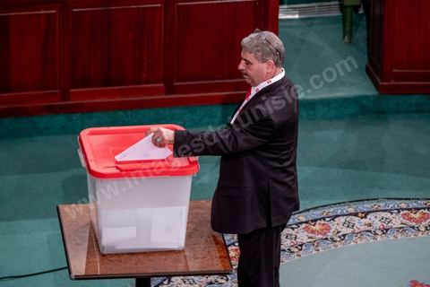 13 novembre 2019 : Accusé de harcelement sexuel, le nouveau député de Qalb Tounes, Zouhair Makhlouf arrache l'immunité parlementaire. L’Assemblée des Représentants du Peuple a tenu ce mercredi sa première séance plénière de la nouvelle législature suite aux élections du 6 octobre sous la présidence du doyen des députés Rached Ghannouchi, président du parti Ennahdha et candidat à la présidence de l'ARP. Après des premiers échanges houleux, notamment de la députée Abir Moussi, les députés ont élu avec 123 voix sur 217 Rached Ghannouchi nouveau Président de l'ARP grâce au soutien de dernière minute du parti de Nabil Karoui, Qalb Tounes, malgré une campagne anti Ennahdha. Samira Chaouchi, députée du parti Qalb Tounes est ensuite élue vice présidente de l'ARP.