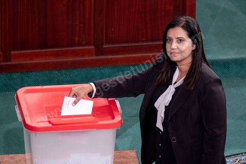 13 novembre 2019 : Samira Chaouachi, parti Qalb Tounes, élue 1ère vice présidente. L’Assemblée des Représentants du Peuple a tenu ce mercredi sa première séance plénière de la nouvelle législature suite aux élections du 6 octobre sous la présidence du doyen des députés Rached Ghannouchi, président du parti Ennahdha et candidat à la présidence de l'ARP. Après des premiers échanges houleux, notamment de la députée Abir Moussi, les députés ont élu avec 123 voix sur 217 Rached Ghannouchi nouveau Président de l'ARP grâce au soutien de dernière minute du parti de Nabil Karoui, Qalb Tounes, malgré une campagne anti Ennahdha. Samira Chaouchi, députée du parti Qalb Tounes est ensuite élue vice présidente de l'ARP.