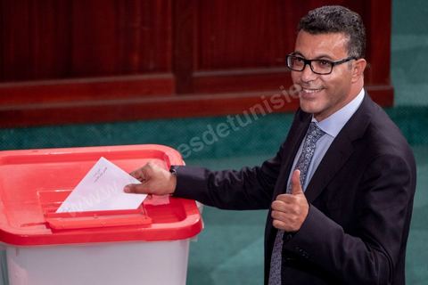 13 novembre 2019 : Mongi Rahoui. L’Assemblée des Représentants du Peuple a tenu ce mercredi sa première séance plénière de la nouvelle législature suite aux élections du 6 octobre sous la présidence du doyen des députés Rached Ghannouchi, président du parti Ennahdha et candidat à la présidence de l'ARP. Après des premiers échanges houleux, notamment de la députée Abir Moussi, les députés ont élu avec 123 voix sur 217 Rached Ghannouchi nouveau Président de l'ARP grâce au soutien de dernière minute du parti de Nabil Karoui, Qalb Tounes, malgré une campagne anti Ennahdha. Samira Chaouchi, députée du parti Qalb Tounes est ensuite élue vice présidente de l'ARP.