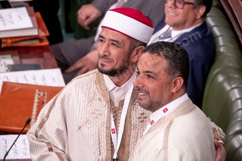 13 novembre 2019 : l'iman Ridha Jaouadi, député de Sfax, avec Seifeddine Makhlouf président de la coalition Al-Karama. L’Assemblée des Représentants du Peuple a tenu ce mercredi sa première séance plénière de la nouvelle législature suite aux élections du 6 octobre sous la présidence du doyen des députés Rached Ghannouchi, président du parti Ennahdha et candidat à la présidence de l'ARP. Après des premiers échanges houleux, notamment de la députée Abir Moussi, les députés ont élu avec 123 voix sur 217 Rached Ghannouchi nouveau Président de l'ARP grâce au soutien de dernière minute du parti de Nabil Karoui, Qalb Tounes, malgré une campagne anti Ennahdha. Samira Chaouchi, députée du parti Qalb Tounes est ensuite élue vice présidente de l'ARP.