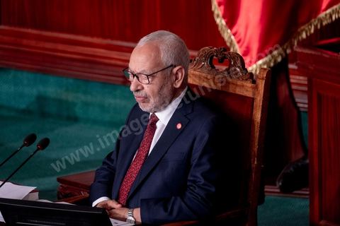 13 novembre 2019 : Rached Ghannouchi élu Président de l'ARP. L’Assemblée des Représentants du Peuple a tenu ce mercredi sa première séance plénière de la nouvelle législature suite aux élections du 6 octobre sous la présidence du doyen des députés Rached Ghannouchi, président du parti Ennahdha et candidat à la présidence de l'ARP. Après des premiers échanges houleux, notamment de la députée Abir Moussi, les députés ont élu avec 123 voix sur 217 Rached Ghannouchi nouveau Président de l'ARP grâce au soutien de dernière minute du parti de Nabil Karoui, Qalb Tounes, malgré une campagne anti Ennahdha. Samira Chaouchi, députée du parti Qalb Tounes est ensuite élue vice présidente de l'ARP.