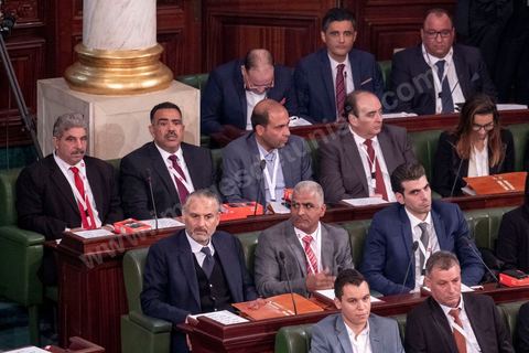 13 novembre 2019 : L’Assemblée des Représentants du Peuple a tenu ce mercredi sa première séance plénière de la nouvelle législature suite aux élections du 6 octobre sous la présidence du doyen des députés Rached Ghannouchi, président du parti Ennahdha et candidat à la présidence de l'ARP. Après des premiers échanges houleux, notamment de la députée Abir Moussi, les députés ont élu avec 123 voix sur 217 Rached Ghannouchi nouveau Président de l'ARP grâce au soutien de dernière minute du parti de Nabil Karoui, Qalb Tounes, malgré une campagne anti Ennahdha. Samira Chaouchi, députée du parti Qalb Tounes est ensuite élue vice présidente de l'ARP.