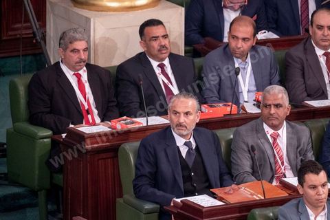 13 novembre 2019 : L’Assemblée des Représentants du Peuple a tenu ce mercredi sa première séance plénière de la nouvelle législature suite aux élections du 6 octobre sous la présidence du doyen des députés Rached Ghannouchi, président du parti Ennahdha et candidat à la présidence de l'ARP. Après des premiers échanges houleux, notamment de la députée Abir Moussi, les députés ont élu avec 123 voix sur 217 Rached Ghannouchi nouveau Président de l'ARP grâce au soutien de dernière minute du parti de Nabil Karoui, Qalb Tounes, malgré une campagne anti Ennahdha. Samira Chaouchi, députée du parti Qalb Tounes est ensuite élue vice présidente de l'ARP.