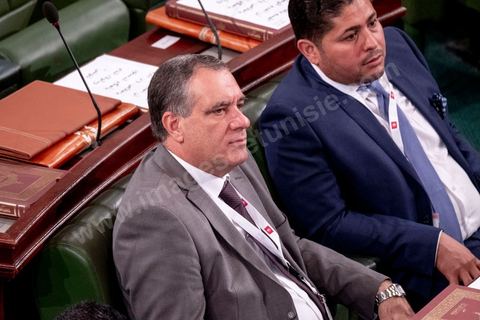 13 novembre 2019 : L’Assemblée des Représentants du Peuple a tenu ce mercredi sa première séance plénière de la nouvelle législature suite aux élections du 6 octobre sous la présidence du doyen des députés Rached Ghannouchi, président du parti Ennahdha et candidat à la présidence de l'ARP. Après des premiers échanges houleux, notamment de la députée Abir Moussi, les députés ont élu avec 123 voix sur 217 Rached Ghannouchi nouveau Président de l'ARP grâce au soutien de dernière minute du parti de Nabil Karoui, Qalb Tounes, malgré une campagne anti Ennahdha. Samira Chaouchi, députée du parti Qalb Tounes est ensuite élue vice présidente de l'ARP.