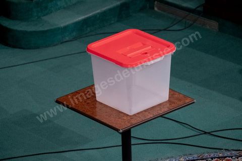 13 novembre 2019 : L’Assemblée des Représentants du Peuple a tenu ce mercredi sa première séance plénière de la nouvelle législature suite aux élections du 6 octobre sous la présidence du doyen des députés Rached Ghannouchi, président du parti Ennahdha et candidat à la présidence de l'ARP. Après des premiers échanges houleux, notamment de la députée Abir Moussi, les députés ont élu avec 123 voix sur 217 Rached Ghannouchi nouveau Président de l'ARP grâce au soutien de dernière minute du parti de Nabil Karoui, Qalb Tounes, malgré une campagne anti Ennahdha. Samira Chaouchi, députée du parti Qalb Tounes est ensuite élue vice présidente de l'ARP.