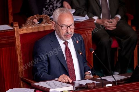 13 novembre 2019 : Rached Ghannouchi élu Président de l'ARP. L’Assemblée des Représentants du Peuple a tenu ce mercredi sa première séance plénière de la nouvelle législature suite aux élections du 6 octobre sous la présidence du doyen des députés Rached Ghannouchi, président du parti Ennahdha et candidat à la présidence de l'ARP. Après des premiers échanges houleux, notamment de la députée Abir Moussi, les députés ont élu avec 123 voix sur 217 Rached Ghannouchi nouveau Président de l'ARP grâce au soutien de dernière minute du parti de Nabil Karoui, Qalb Tounes, malgré une campagne anti Ennahdha. Samira Chaouchi, députée du parti Qalb Tounes est ensuite élue vice présidente de l'ARP.