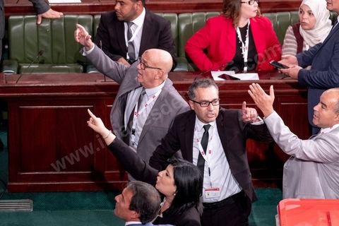 13 novembre 2019 : Abir et les députés de son parti. L’Assemblée des Représentants du Peuple a tenu ce mercredi sa première séance plénière de la nouvelle législature suite aux élections du 6 octobre sous la présidence du doyen des députés Rached Ghannouchi, président du parti Ennahdha et candidat à la présidence de l'ARP. Après des premiers échanges houleux, notamment de la députée Abir Moussi, les députés ont élu avec 123 voix sur 217 Rached Ghannouchi nouveau Président de l'ARP grâce au soutien de dernière minute du parti de Nabil Karoui, Qalb Tounes, malgré une campagne anti Ennahdha. Samira Chaouchi, députée du parti Qalb Tounes est ensuite élue vice présidente de l'ARP.