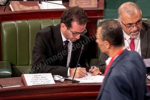 13 novembre 2019 : journée de négociations entre Oussama Khlifi deputé de Qalb Tounes et Ameur Laryedh du parti Ennahdha. L’Assemblée des Représentants du Peuple a tenu ce mercredi sa première séance plénière de la nouvelle législature suite aux élections du 6 octobre sous la présidence du doyen des députés Rached Ghannouchi, président du parti Ennahdha et candidat à la présidence de l'ARP. Après des premiers échanges houleux, notamment de la députée Abir Moussi, les députés ont élu avec 123 voix sur 217 Rached Ghannouchi nouveau Président de l'ARP grâce au soutien de dernière minute du parti de Nabil Karoui, Qalb Tounes, malgré une campagne anti Ennahdha. Samira Chaouchi, députée du parti Qalb Tounes est ensuite élue vice présidente de l'ARP.
