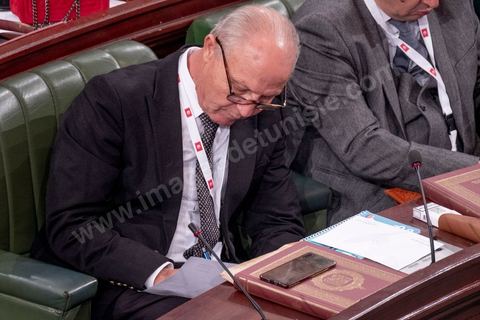 13 novembre 2019 : L’Assemblée des Représentants du Peuple a tenu ce mercredi sa première séance plénière de la nouvelle législature suite aux élections du 6 octobre sous la présidence du doyen des députés Rached Ghannouchi, président du parti Ennahdha et candidat à la présidence de l'ARP. Après des premiers échanges houleux, notamment de la députée Abir Moussi, les députés ont élu avec 123 voix sur 217 Rached Ghannouchi nouveau Président de l'ARP grâce au soutien de dernière minute du parti de Nabil Karoui, Qalb Tounes, malgré une campagne anti Ennahdha. Samira Chaouchi, députée du parti Qalb Tounes est ensuite élue vice présidente de l'ARP.