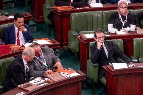 13 novembre 2019 : L’Assemblée des Représentants du Peuple a tenu ce mercredi sa première séance plénière de la nouvelle législature suite aux élections du 6 octobre sous la présidence du doyen des députés Rached Ghannouchi, président du parti Ennahdha et candidat à la présidence de l'ARP. Après des premiers échanges houleux, notamment de la députée Abir Moussi, les députés ont élu avec 123 voix sur 217 Rached Ghannouchi nouveau Président de l'ARP grâce au soutien de dernière minute du parti de Nabil Karoui, Qalb Tounes, malgré une campagne anti Ennahdha. Samira Chaouchi, députée du parti Qalb Tounes est ensuite élue vice présidente de l'ARP.