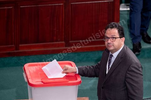 13 novembre 2019 : Zied Ladhari, parti Ennahdha. L’Assemblée des Représentants du Peuple a tenu ce mercredi sa première séance plénière de la nouvelle législature suite aux élections du 6 octobre sous la présidence du doyen des députés Rached Ghannouchi, président du parti Ennahdha et candidat à la présidence de l'ARP. Après des premiers échanges houleux, notamment de la députée Abir Moussi, les députés ont élu avec 123 voix sur 217 Rached Ghannouchi nouveau Président de l'ARP grâce au soutien de dernière minute du parti de Nabil Karoui, Qalb Tounes, malgré une campagne anti Ennahdha. Samira Chaouchi, députée du parti Qalb Tounes est ensuite élue vice présidente de l'ARP.