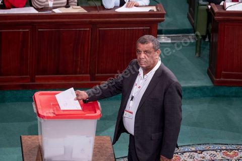 13 novembre 2019 : Adnen Hajji, député indépendant de Gafsa. L’Assemblée des Représentants du Peuple a tenu ce mercredi sa première séance plénière de la nouvelle législature suite aux élections du 6 octobre sous la présidence du doyen des députés Rached Ghannouchi, président du parti Ennahdha et candidat à la présidence de l'ARP. Après des premiers échanges houleux, notamment de la députée Abir Moussi, les députés ont élu avec 123 voix sur 217 Rached Ghannouchi nouveau Président de l'ARP grâce au soutien de dernière minute du parti de Nabil Karoui, Qalb Tounes, malgré une campagne anti Ennahdha. Samira Chaouchi, députée du parti Qalb Tounes est ensuite élue vice présidente de l'ARP.