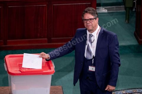 13 novembre 2019 : L’Assemblée des Représentants du Peuple a tenu ce mercredi sa première séance plénière de la nouvelle législature suite aux élections du 6 octobre sous la présidence du doyen des députés Rached Ghannouchi, président du parti Ennahdha et candidat à la présidence de l'ARP. Après des premiers échanges houleux, notamment de la députée Abir Moussi, les députés ont élu avec 123 voix sur 217 Rached Ghannouchi nouveau Président de l'ARP grâce au soutien de dernière minute du parti de Nabil Karoui, Qalb Tounes, malgré une campagne anti Ennahdha. Samira Chaouchi, députée du parti Qalb Tounes est ensuite élue vice présidente de l'ARP.