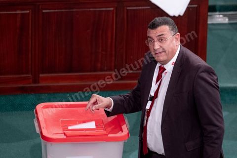 13 novembre 2019 : L’Assemblée des Représentants du Peuple a tenu ce mercredi sa première séance plénière de la nouvelle législature suite aux élections du 6 octobre sous la présidence du doyen des députés Rached Ghannouchi, président du parti Ennahdha et candidat à la présidence de l'ARP. Après des premiers échanges houleux, notamment de la députée Abir Moussi, les députés ont élu avec 123 voix sur 217 Rached Ghannouchi nouveau Président de l'ARP grâce au soutien de dernière minute du parti de Nabil Karoui, Qalb Tounes, malgré une campagne anti Ennahdha. Samira Chaouchi, députée du parti Qalb Tounes est ensuite élue vice présidente de l'ARP.