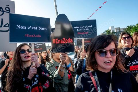 13 novembre 2019 : La Coalition "Ena Zeda" contre le harcèlement et les violences sexuels a organisé une manifestation devant l'assemblée à l’occasion de la séance plénière d’ouverture de la 2ème législature 2019-2024.Organisée sous le slogan « Ena Zeda : le harceleur ne légifère pas »,  la manifestation vise la dénonciation de la présence d’un député à l’ARP (Assemblée des Représenatnts du Peuple), accusé de harcèlement sexuel. Il s’agit en l’occurrence de Zouheir Makhlouf qui jouit ainsi de l’immunité parlementaire après avoir prêté serment ce jour à l’ARP. Nawrez Ellafi, représentante de la coalition décalre que cette affaire a permis à plusieurs victimes tunisiennes de briser le silence et de dénoncer les harceleurs à travers la campagne « Ena Zeda » sur les réseaux sociaux.