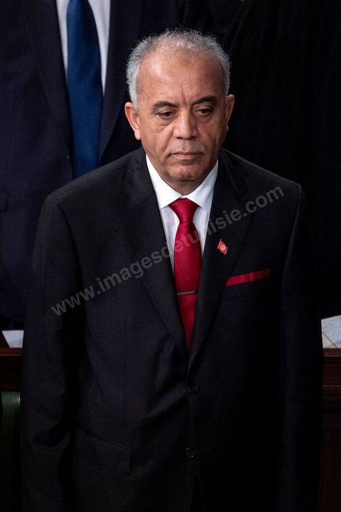 10 janvier 2020 : après près de 2 mois de tractactions pour la formation du gouvernement de Habib Jemli, le Premier Ministre proposé par Ennahdha présente aujourd'hui à l'Assemblée (ARP) son gouvernement et programme pour le vote de confiance. Dans une atmosphère tendue, les bruits de couloirs annoncent l'échec du vote prévu dans la soirée. En cas de rejet, ce sera à Kais Saied, Président de la République de proposer un candidat à la Présidence du gouvernement qui aura deux mois de plus pour former et obtenir le vote de confiance de son gouvernement à l'ARP.