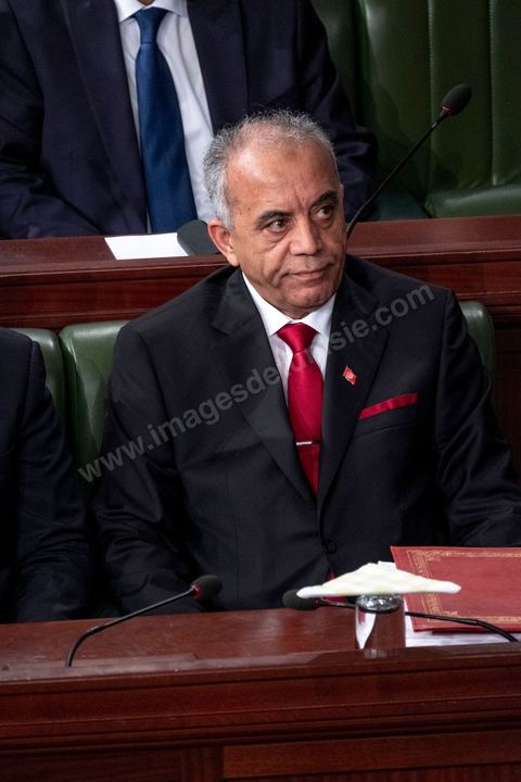 10 janvier 2020 : après près de 2 mois de tractactions pour la formation du gouvernement de Habib Jemli, le Premier Ministre proposé par Ennahdha présente aujourd'hui à l'Assemblée (ARP) son gouvernement et programme pour le vote de confiance. Dans une atmosphère tendue, les bruits de couloirs annoncent l'échec du vote prévu dans la soirée. En cas de rejet, ce sera à Kais Saied, Président de la République de proposer un candidat à la Présidence du gouvernement qui aura deux mois de plus pour former et obtenir le vote de confiance de son gouvernement à l'ARP.