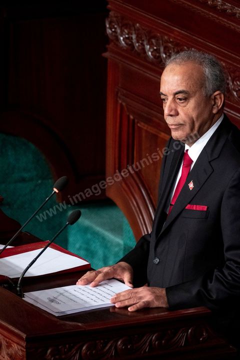 10 janvier 2020 : après près de 2 mois de tractactions pour la formation du gouvernement de Habib Jemli, le Premier Ministre proposé par Ennahdha présente aujourd'hui à l'Assemblée (ARP) son gouvernement et programme pour le vote de confiance. Dans une atmosphère tendue, les bruits de couloirs annoncent l'échec du vote prévu dans la soirée. En cas de rejet, ce sera à Kais Saied, Président de la République de proposer un candidat à la Présidence du gouvernement qui aura deux mois de plus pour former et obtenir le vote de confiance de son gouvernement à l'ARP.