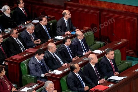 10 janvier 2020 : après près de 2 mois de tractactions pour la formation du gouvernement de Habib Jemli, le Premier Ministre proposé par Ennahdha présente aujourd'hui à l'Assemblée (ARP) son gouvernement et programme pour le vote de confiance. Dans une atmosphère tendue, les bruits de couloirs annoncent l'échec du vote prévu dans la soirée. En cas de rejet, ce sera à Kais Saied, Président de la République de proposer un candidat à la Présidence du gouvernement qui aura deux mois de plus pour former et obtenir le vote de confiance de son gouvernement à l'ARP.
